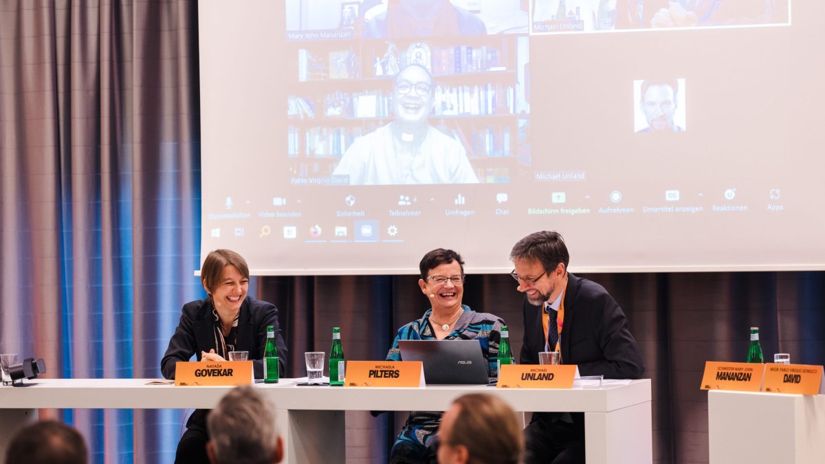 CAMECO supports North-South Debate on the Credibility Crisis of Institutions and the increased Importance of Personality in Communication at the Catholic Media Convention in Bonn
